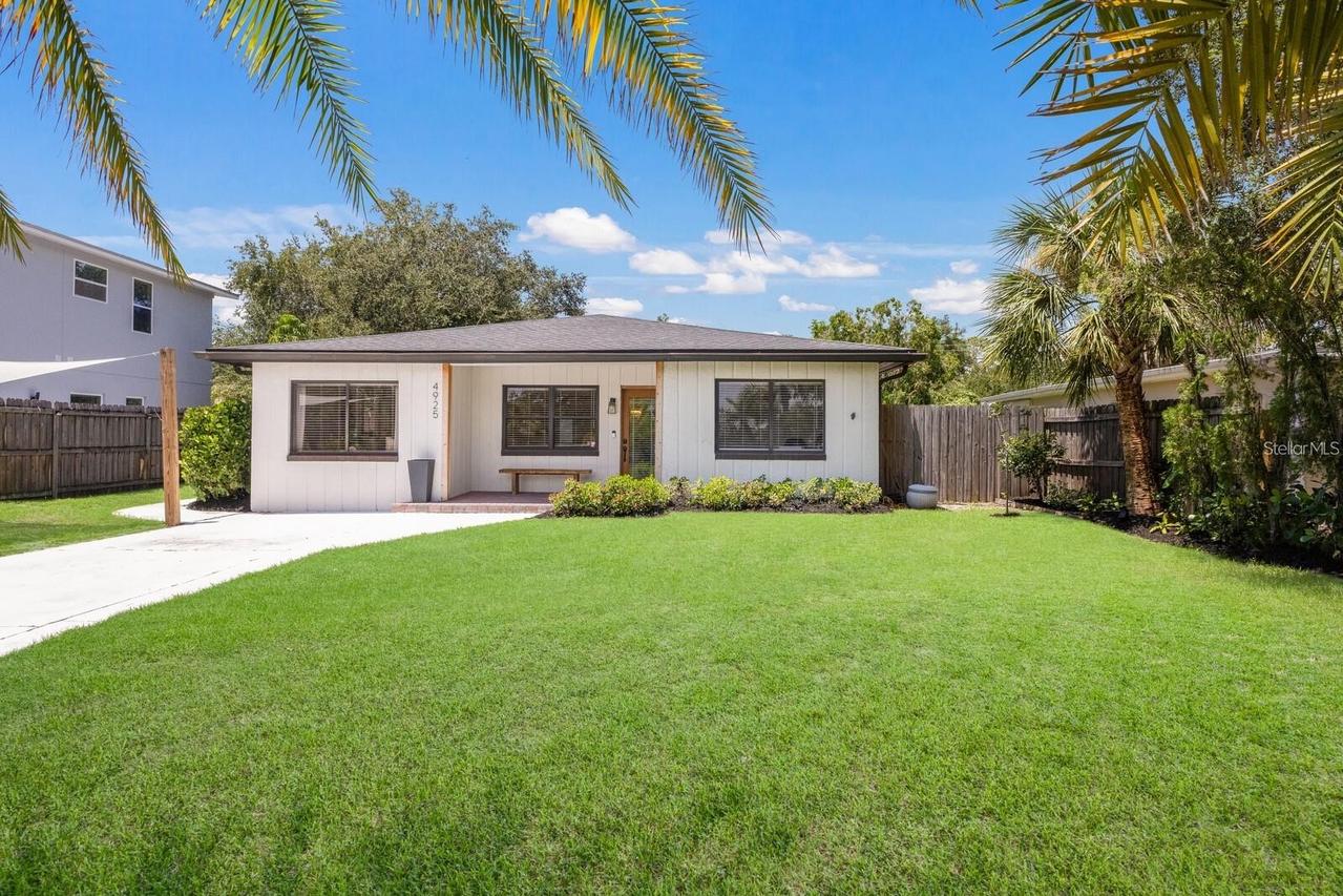 4925 Remington Dr., Sarasota, FL 34234