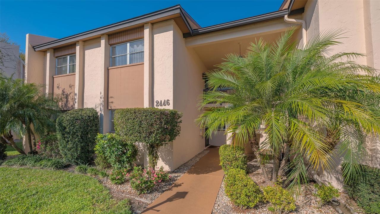 2446 Clubhouse Cir. #201, Sarasota, FL 34232