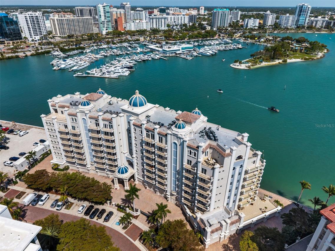 464 Golden Gate Point #703, Sarasota, FL 34236