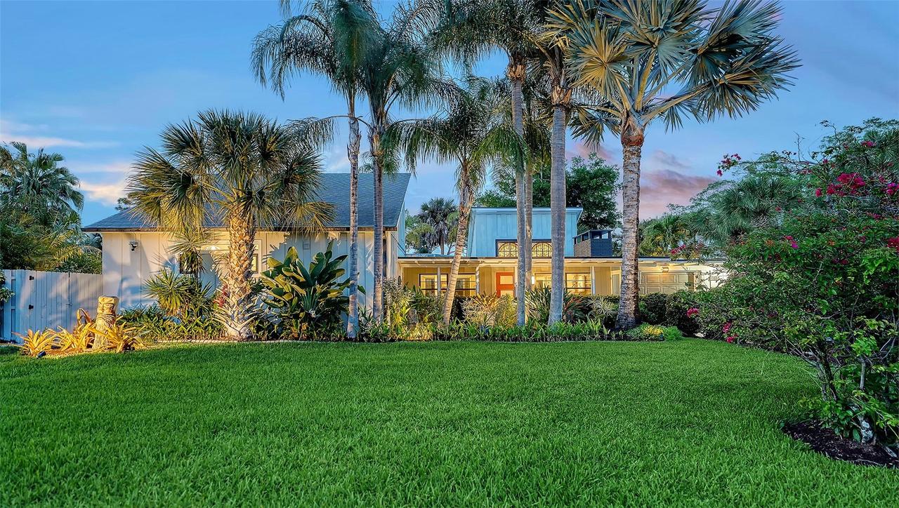 1855 Sherwood St., Sarasota, FL 34231