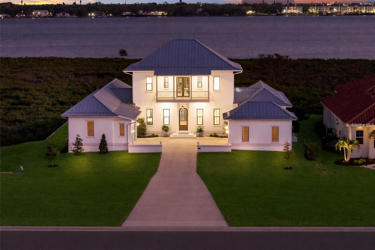 1517 4th St., Palmetto, FL 34221