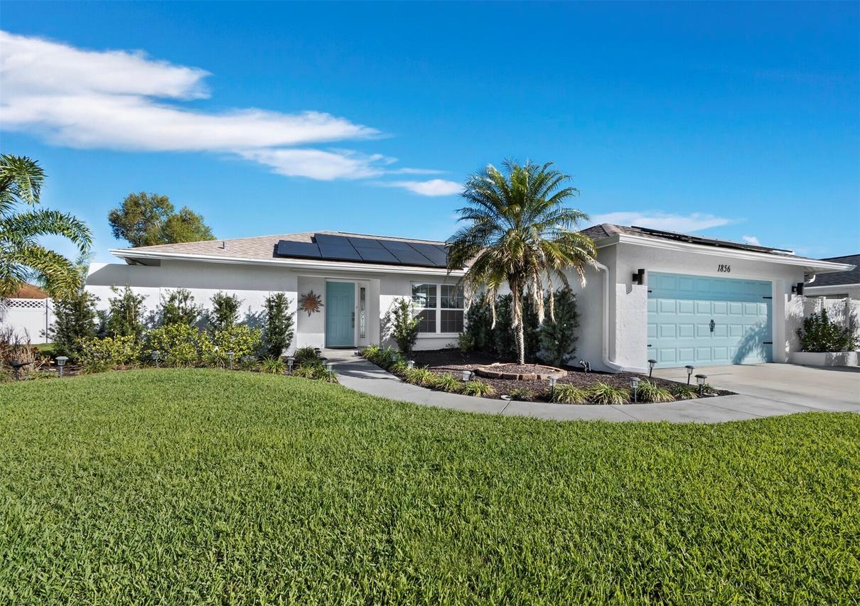 1856 Woodhaven Cir., Sarasota, FL 34232
