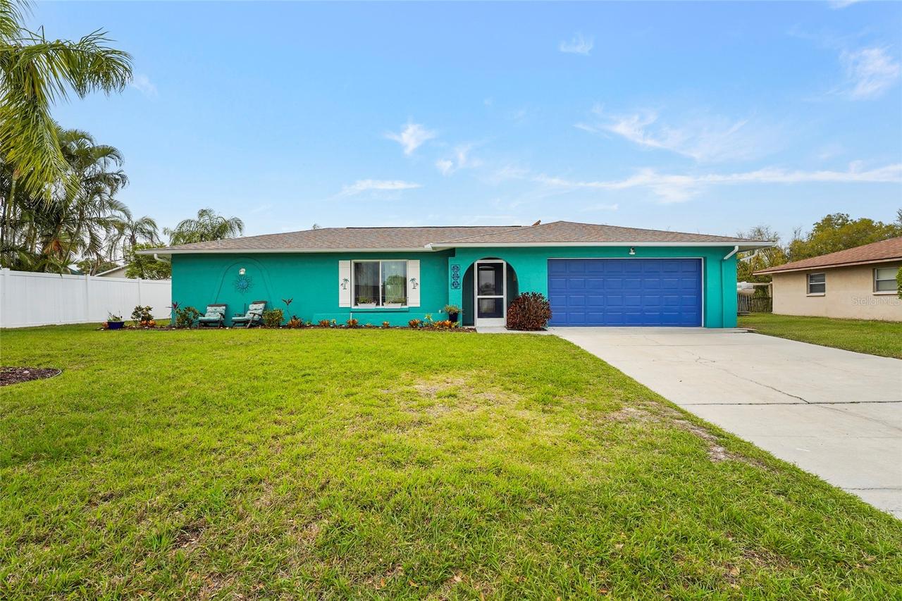 7320 Meadowbrook Dr., Sarasota, FL 34243