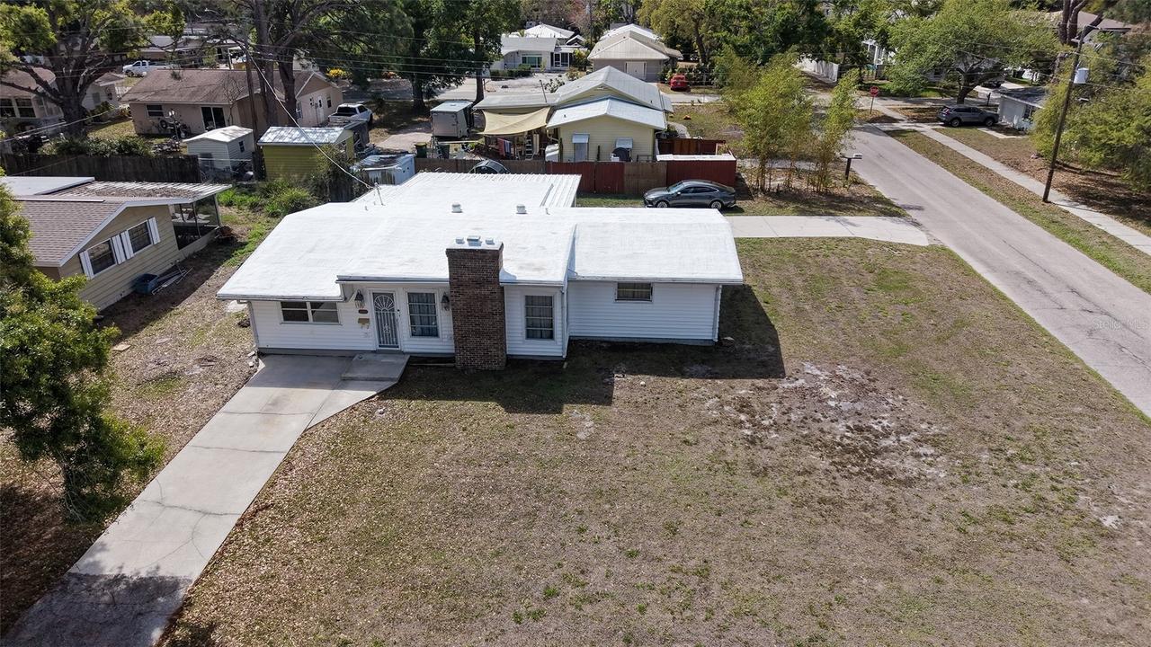 2600 Loma Linda St., Sarasota, FL 34239