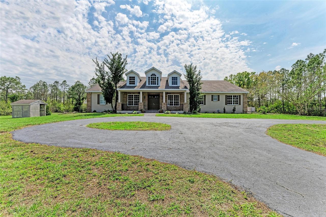 21616 67th Ave., Bradenton, FL 34211