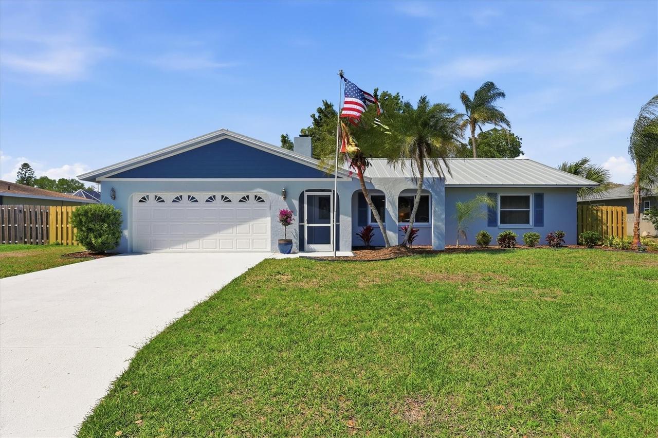 1534 Georgetowne Ln., Sarasota, FL 34232