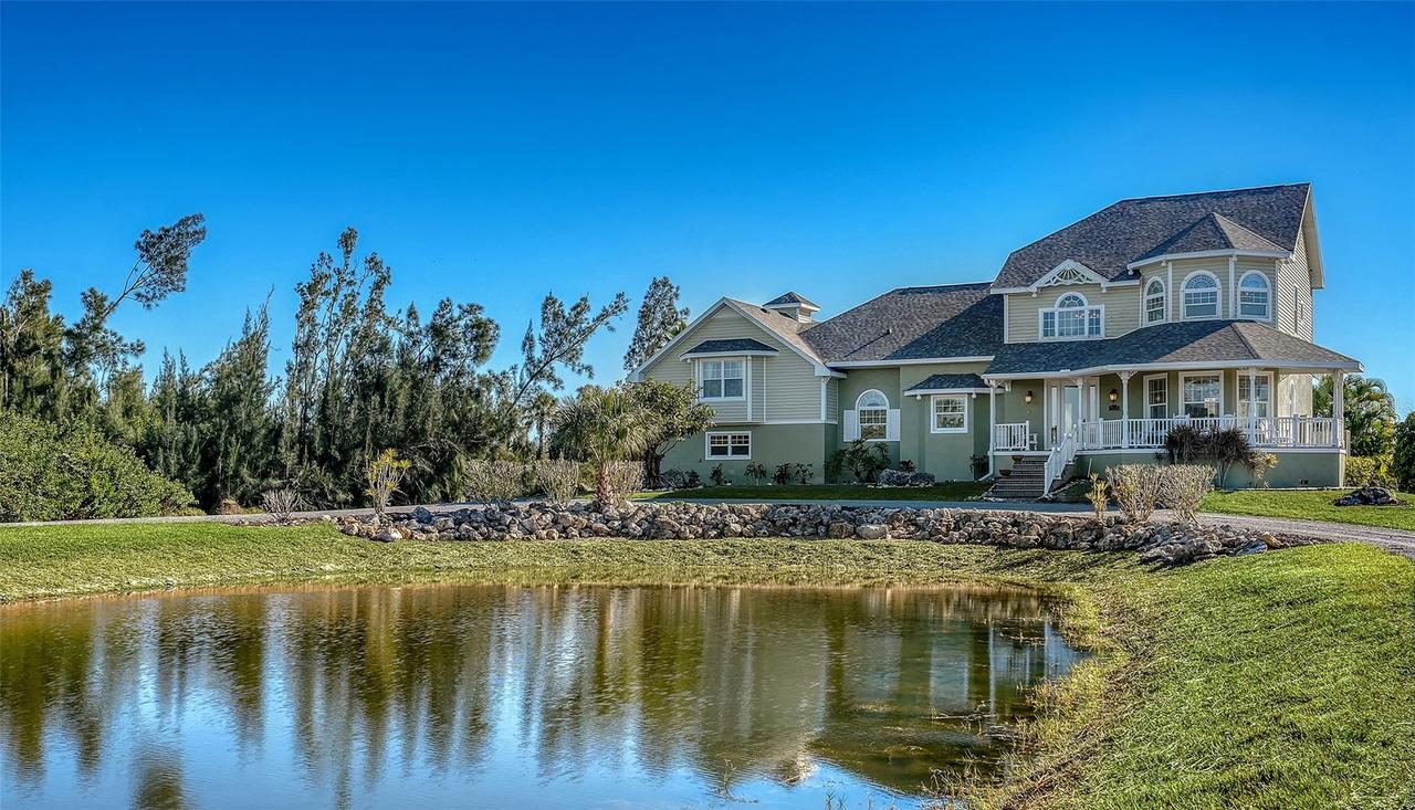 925 Bayshore Dr., Terra Ceia, FL 34250