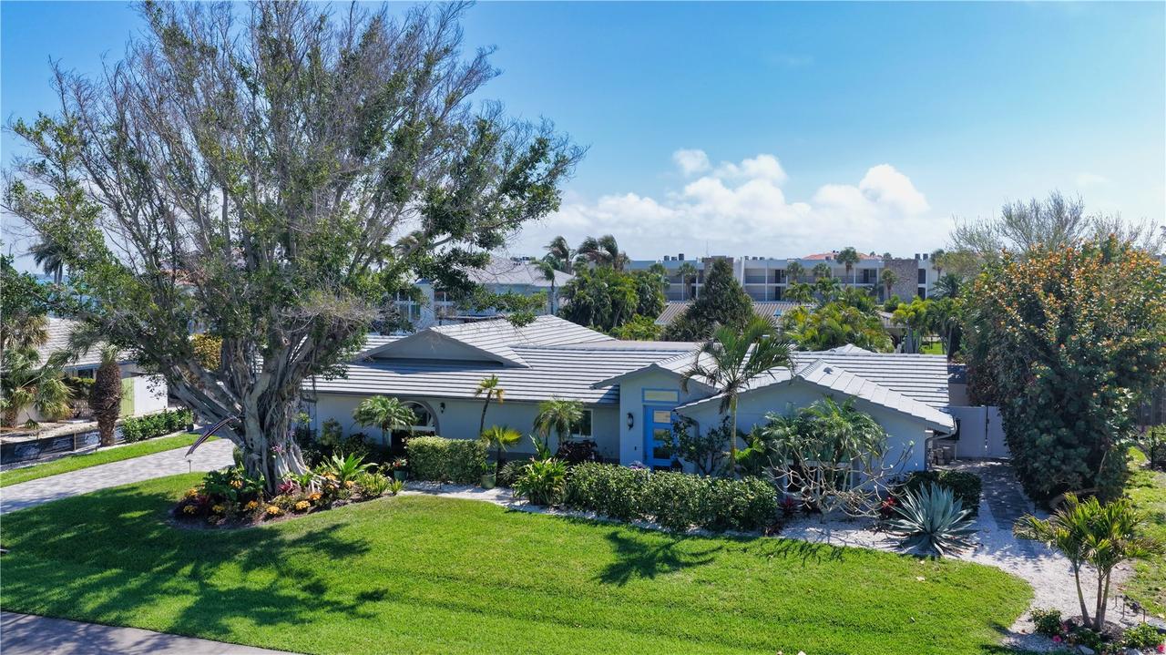 536 Ketch Ln., Longboat Key, FL 34228