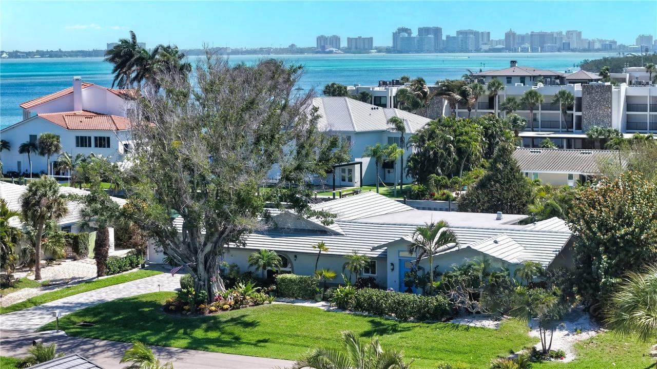 536 Ketch Ln., Longboat Key, FL 34228
