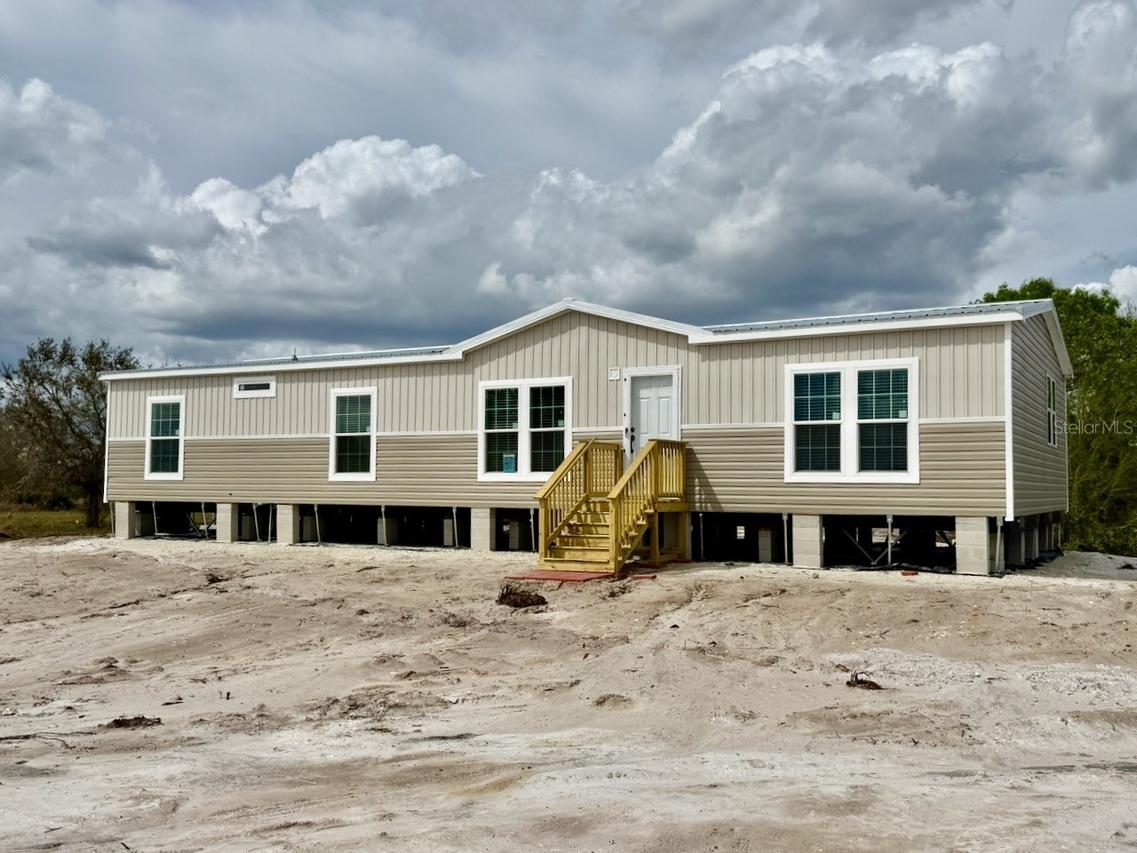 15033 NW 264th St., Okeechobee, FL 34972