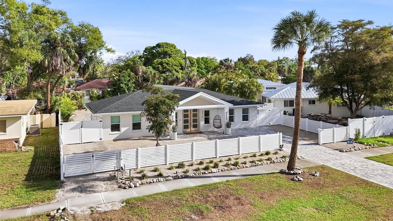 2473 Ringling Blvd., Sarasota, FL 34237