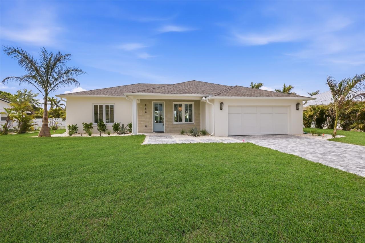 680 Key Royale Dr., Holmes Beach, FL 34217