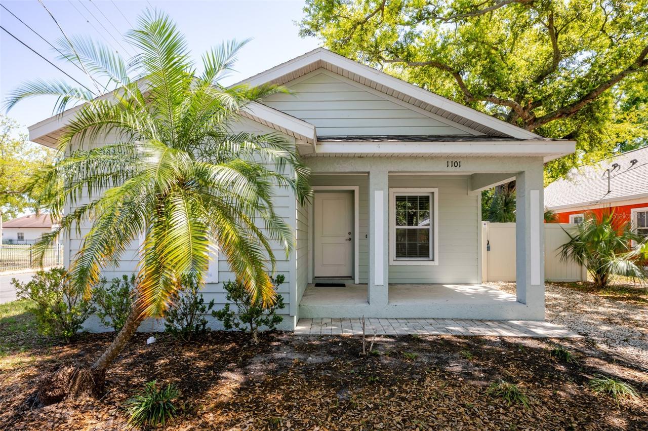 1101 2nd St., Bradenton, FL 34205