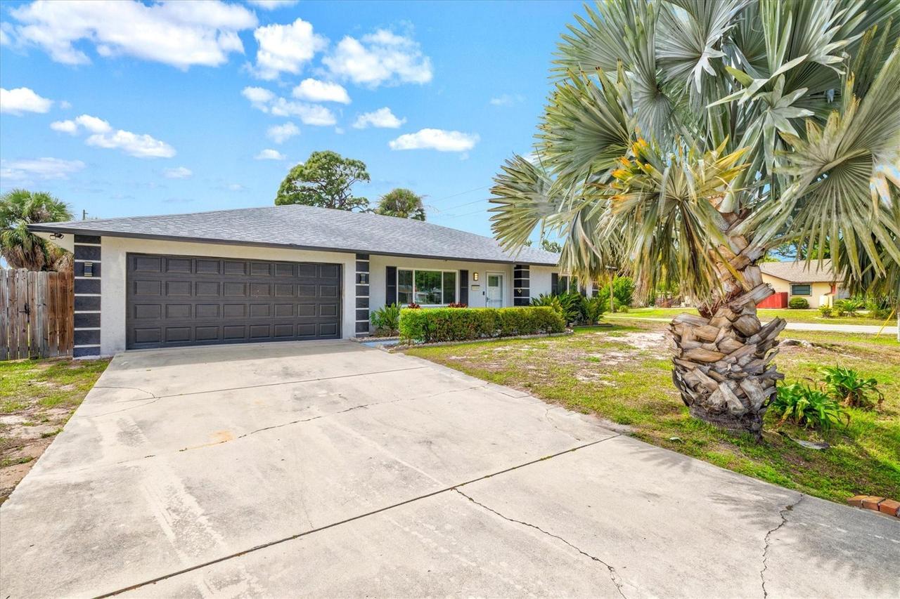 3310 Siesta Dr., Venice, FL 34293