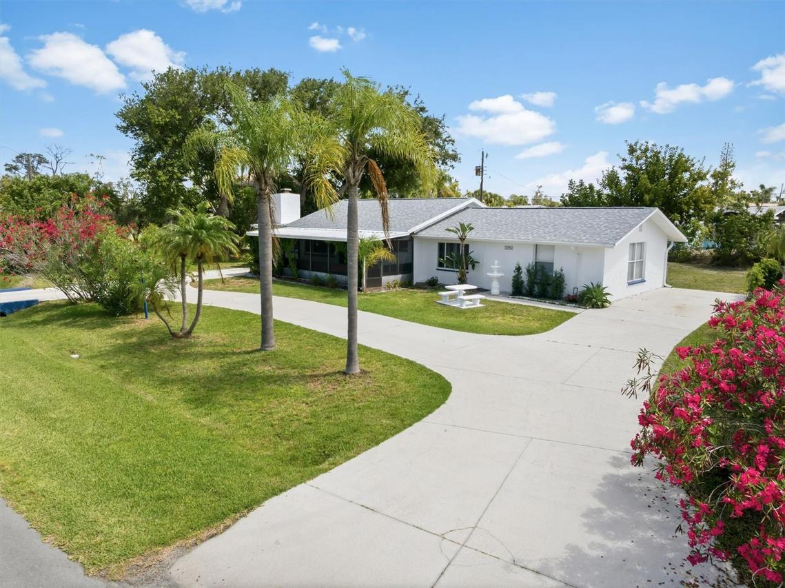 4705 Lemon Bay Dr., Venice, FL 34293