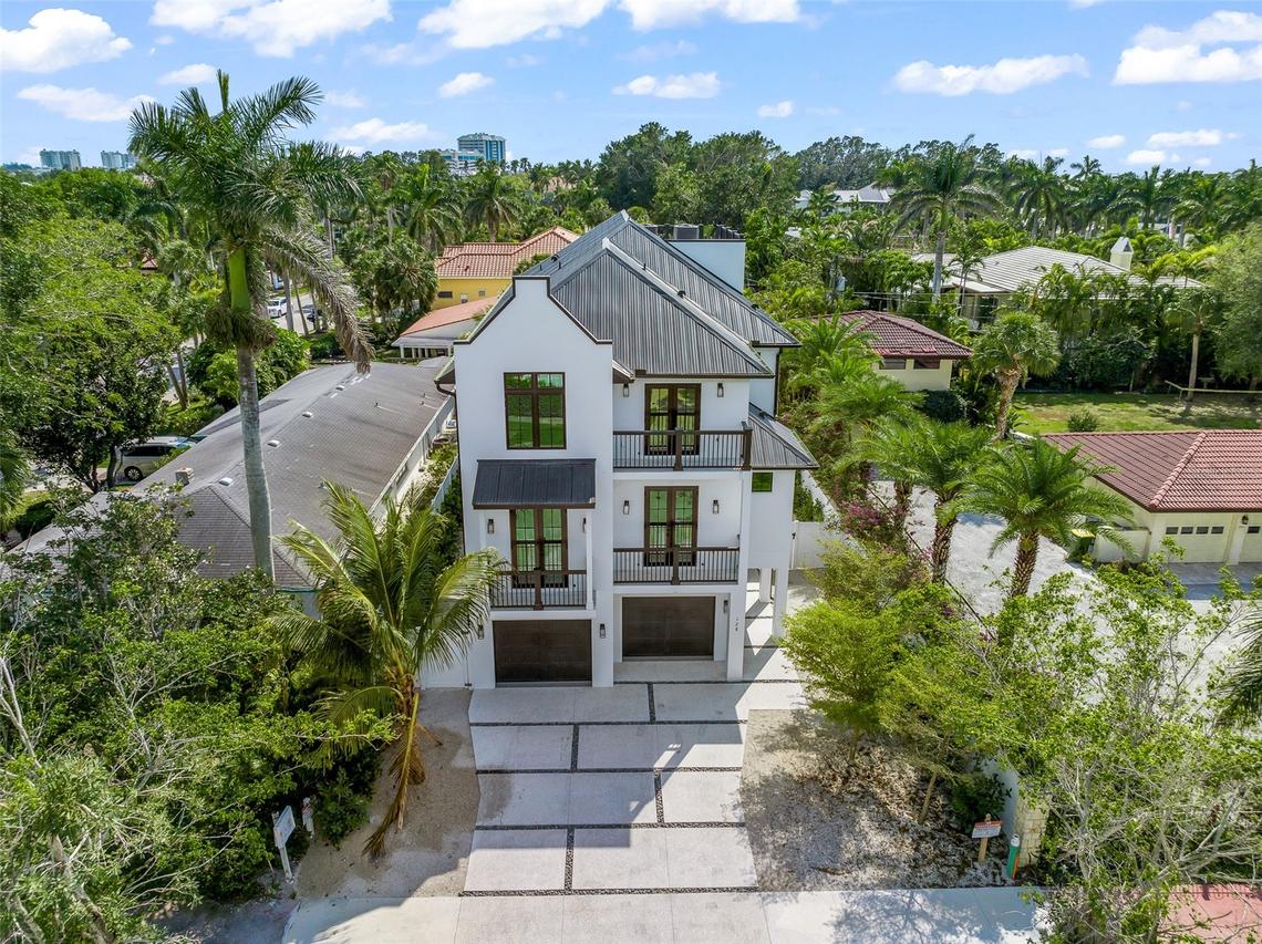 128 Fillmore Dr., Sarasota, FL 34236
