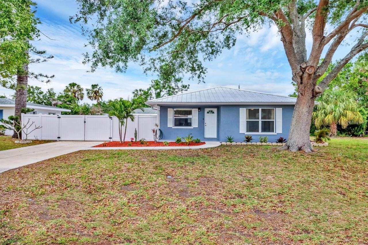 2715 52nd Avenue Ter., Bradenton, FL 34207