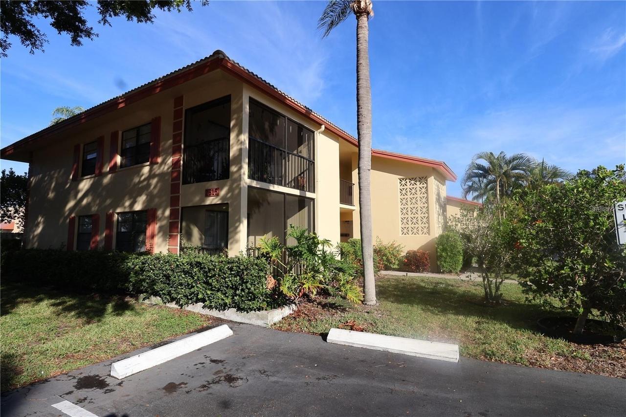 2515 Bayshore Gardens Pkwy. #9, Bradenton, FL 34207