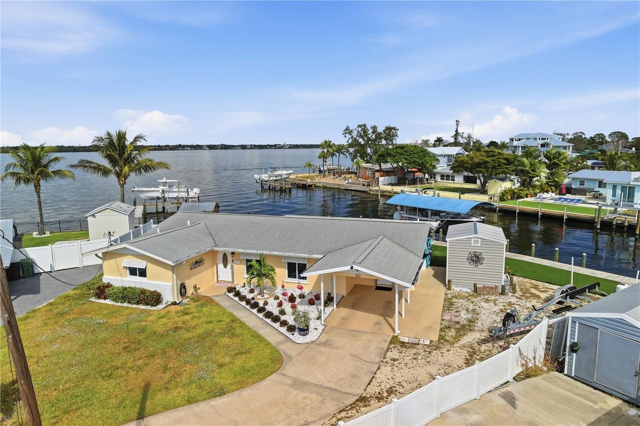 211 21st St., Bradenton, FL 34208