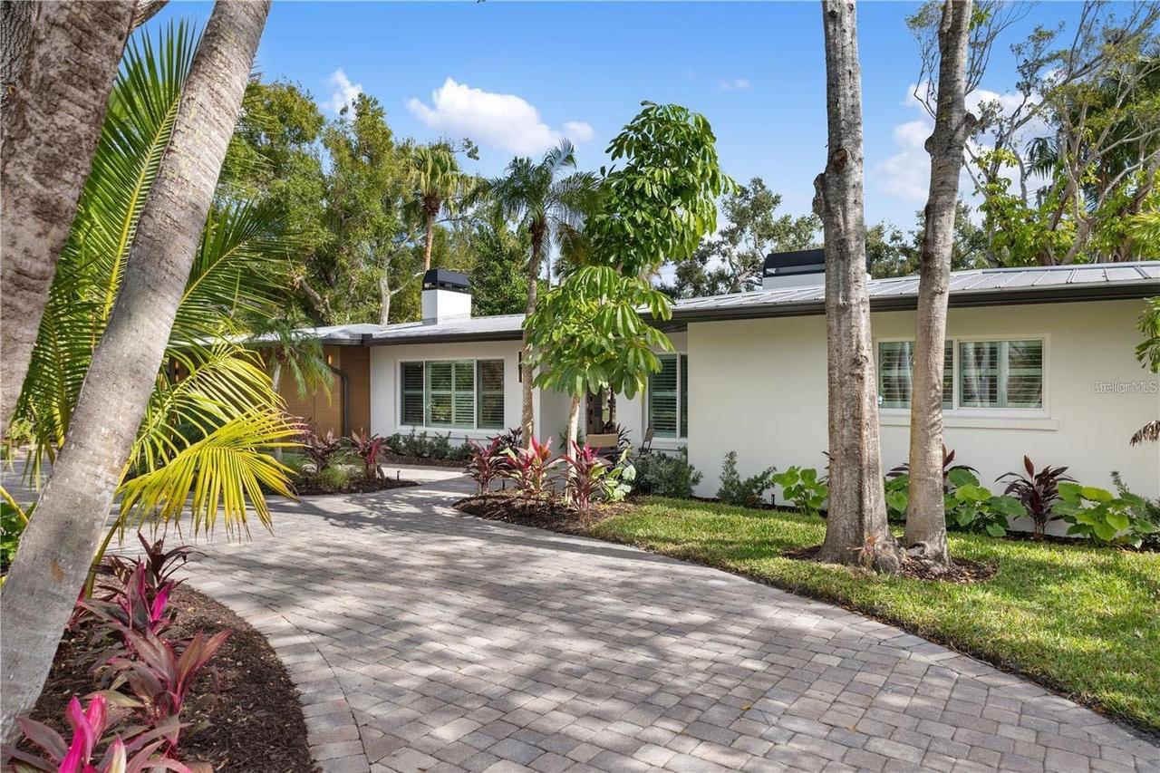 3705 Tangier Ter., Sarasota, FL 34239