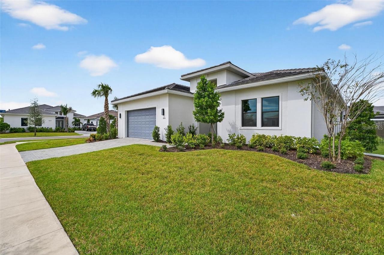 8950 Baroque Ter., Sarasota, FL 34240