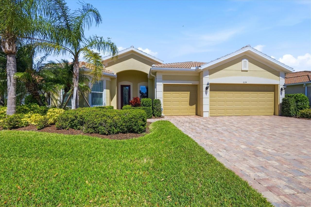 6124 Abaco Dr., Sarasota, FL 34238