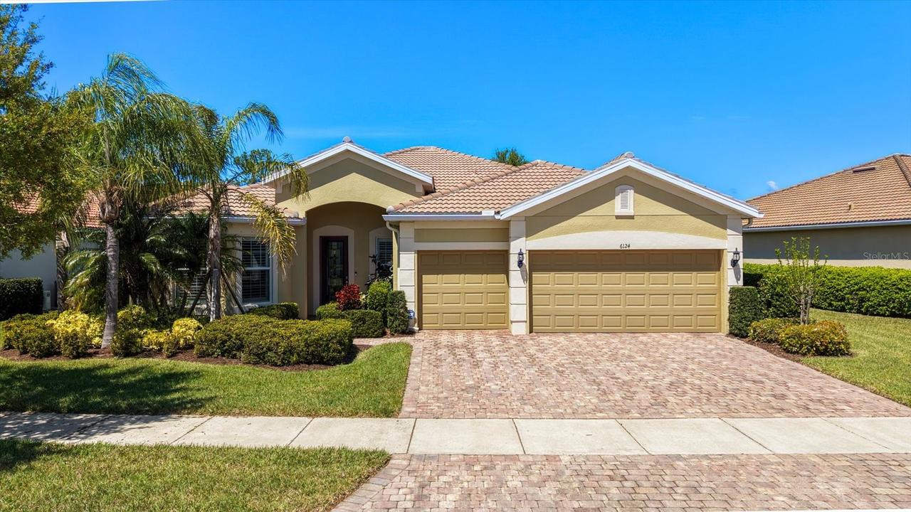 6124 Abaco Dr., Sarasota, FL 34238