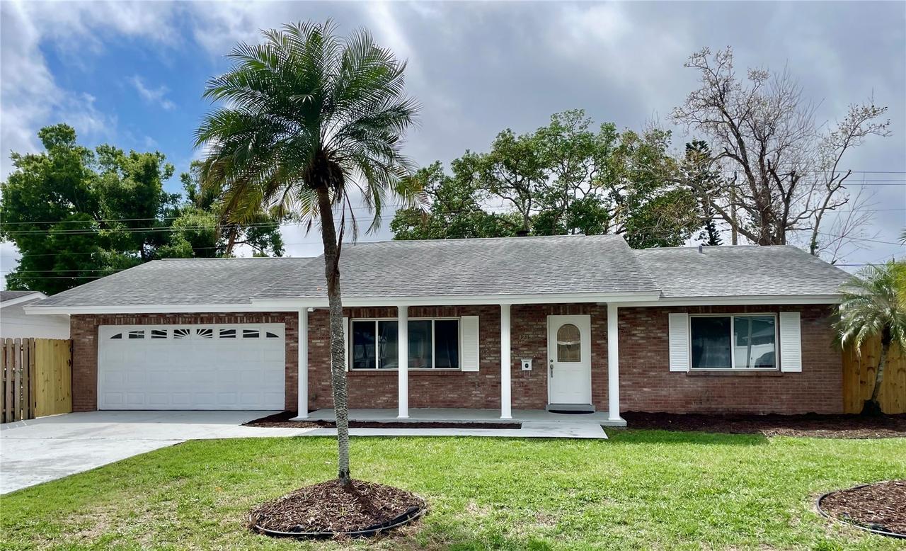 4215 18th Avenue Dr., Bradenton, FL 34205