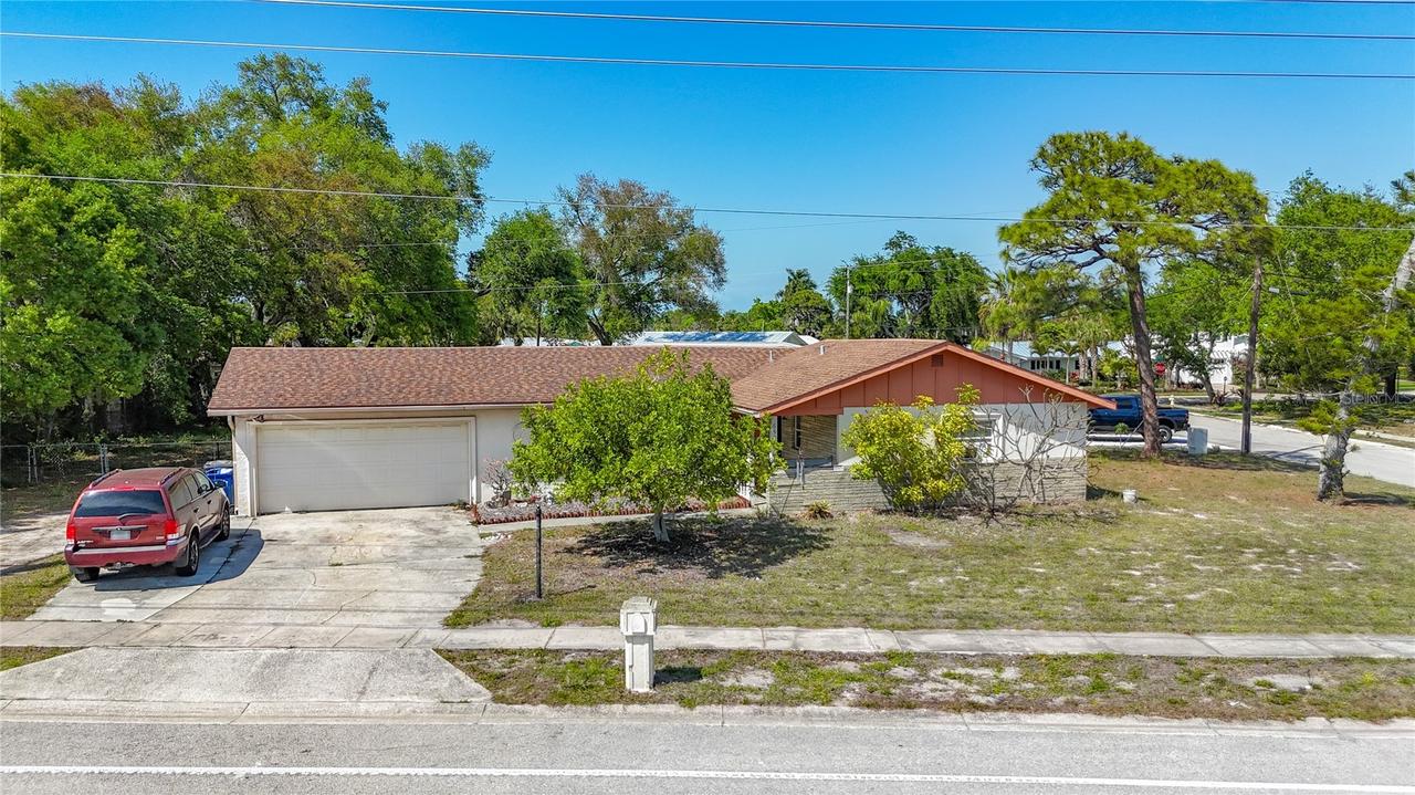 6508 1st Ave., Bradenton, FL 34209