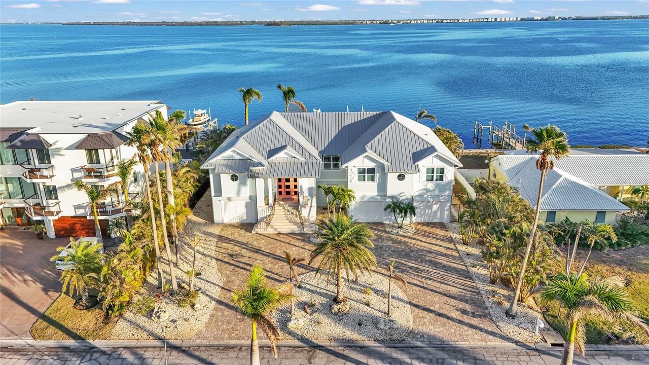 635 Key Royale Dr., Holmes Beach, FL 34217