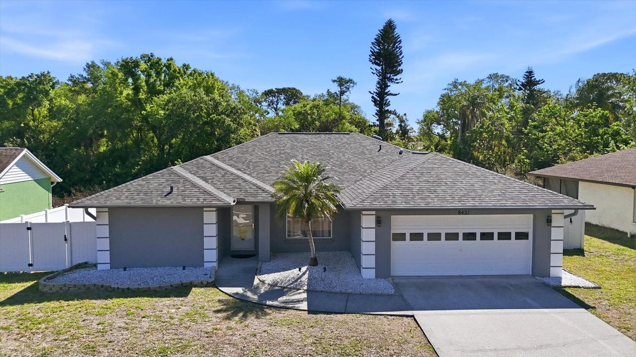 8421 Country Park Way, Sarasota, FL 34243