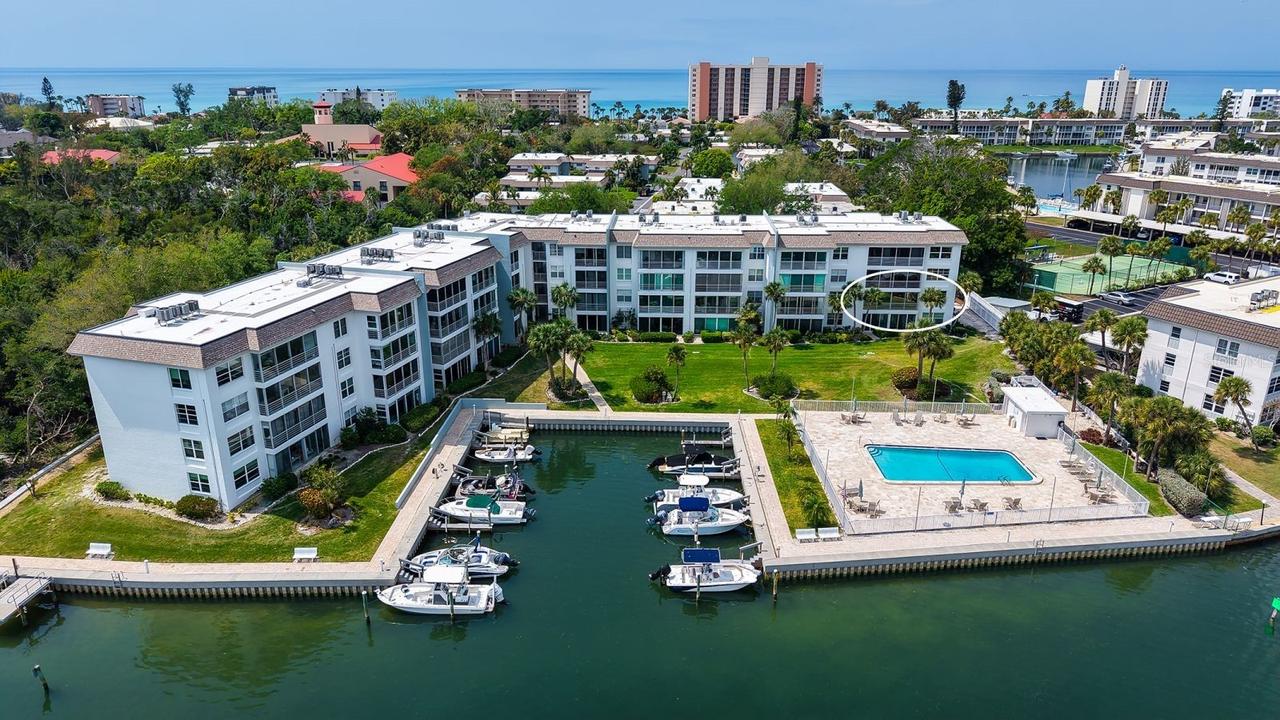 605 Sutton Pl. #201, Longboat Key, FL 34228