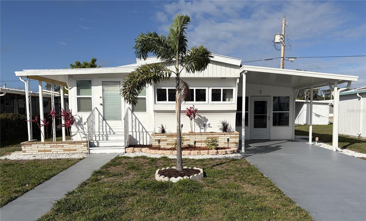 5001 Oakland Hills Ave., Sarasota, FL 34234