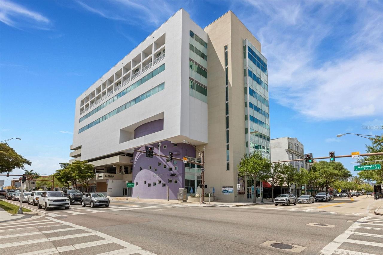 1990 Main St. #4, Sarasota, FL 34236