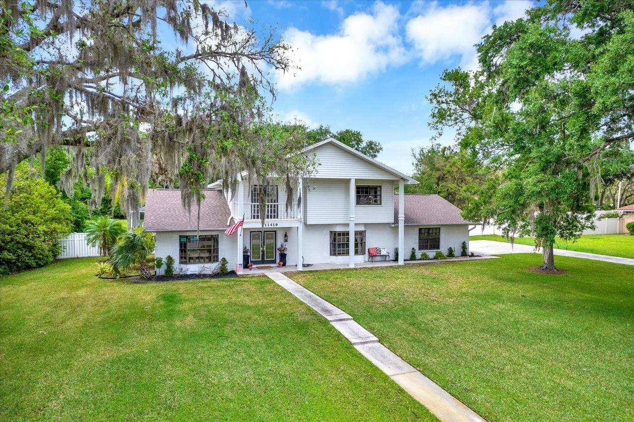 11419 Donneymoor Dr., Riverview, FL 33569