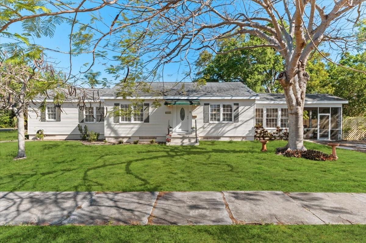 2514 15th Ave., Bradenton, FL 34205