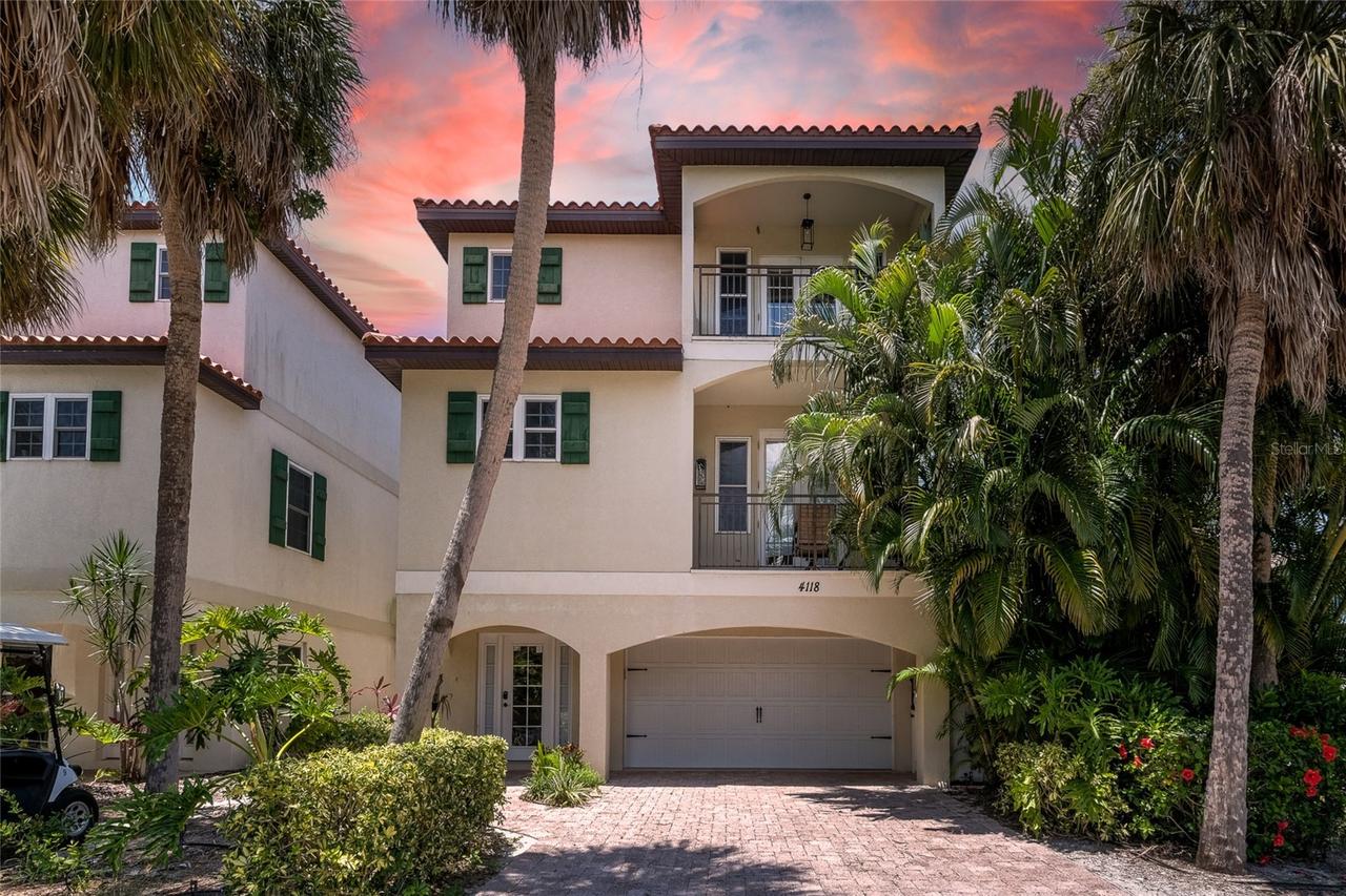 4118 5th Ave., Holmes Beach, FL 34217