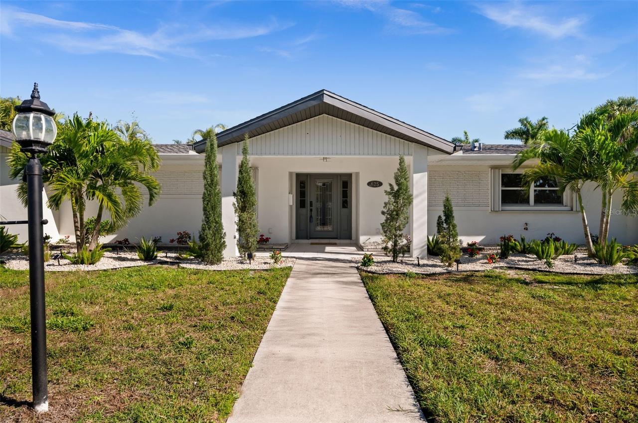 625 W Olympia Ave., Punta Gorda, FL 33950