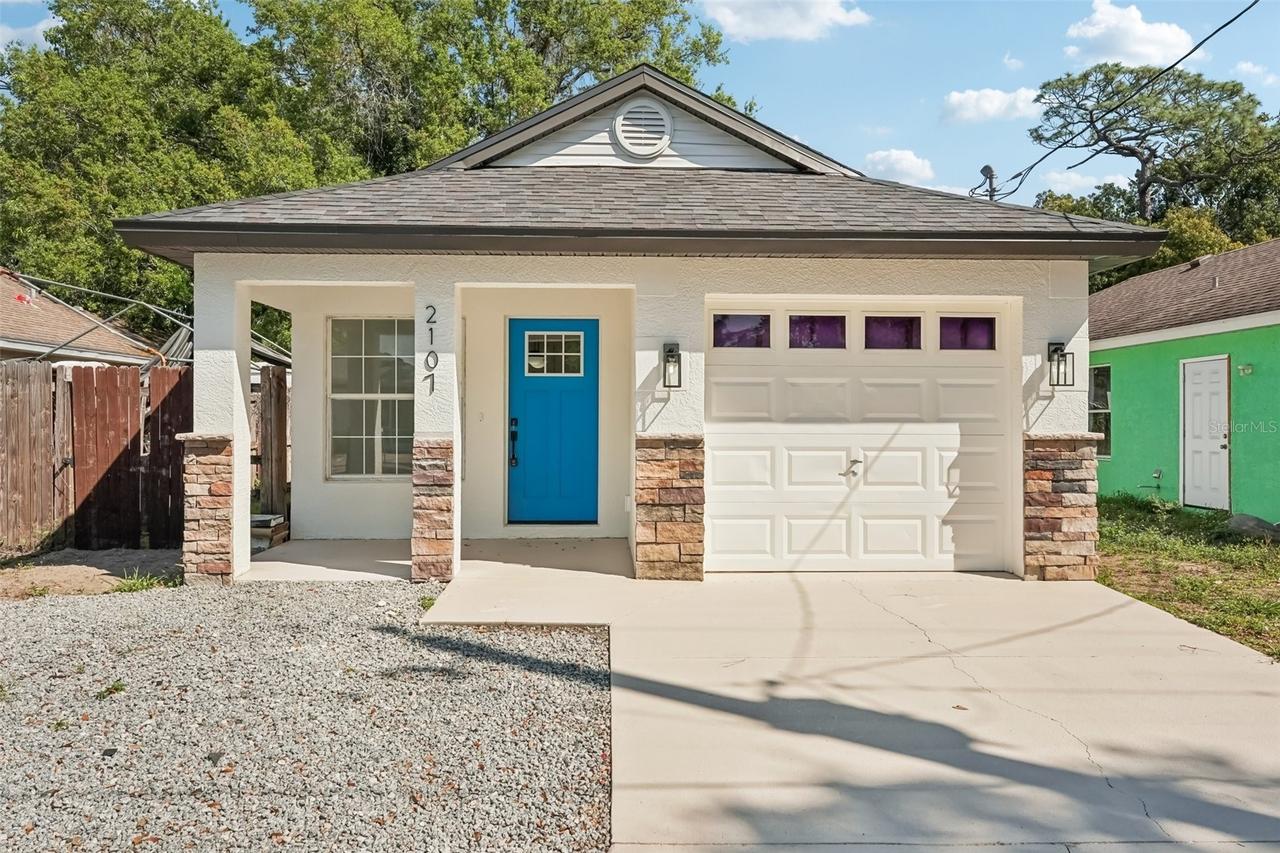 2107 8th Ave., Bradenton, FL 34208