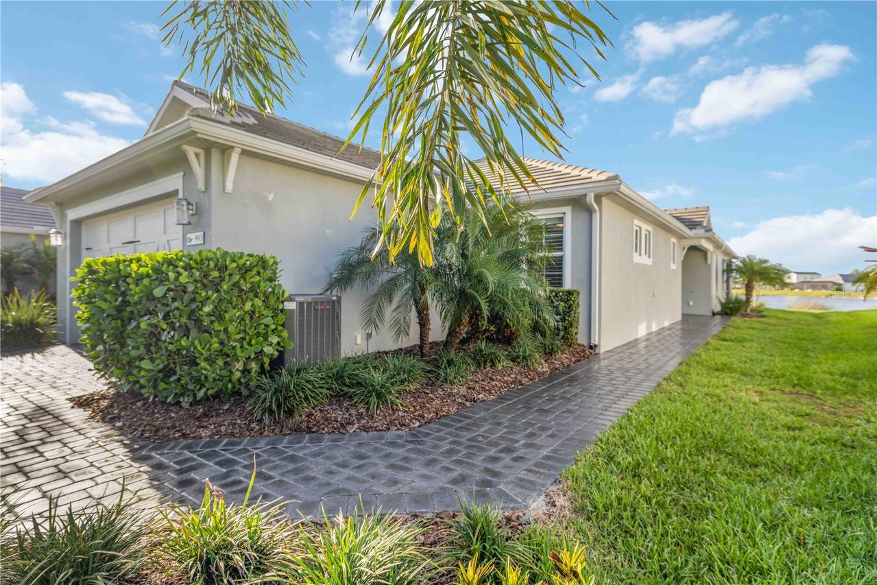 993 Crosswind Ave., Sarasota, FL 34240