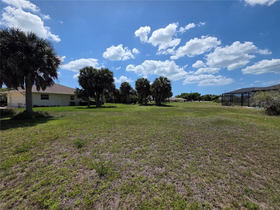 5 Clubhouse Rd., Rotonda West, FL 33947