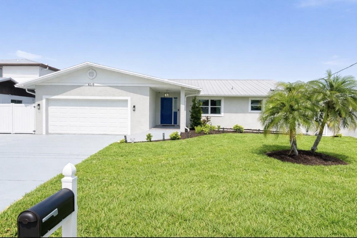 4219 2nd Ave., Bradenton, FL 34208