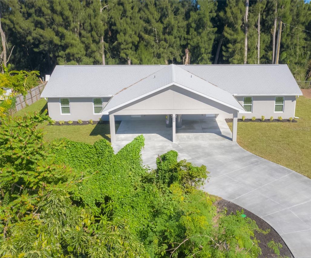 2311 54th Avenue Dr., Bradenton, FL 34207