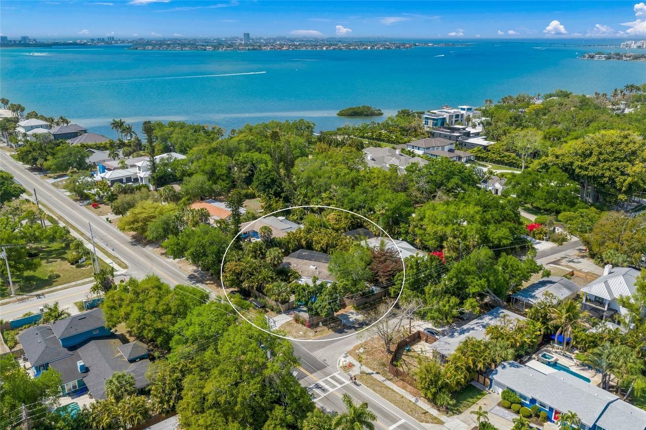 3424 Old Oak Dr., Sarasota, FL 34239