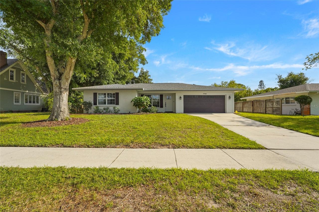 7746 Westmoreland Dr., Sarasota, FL 34243