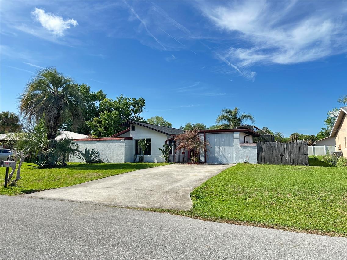 27 Farmbrook Ln., Palm Coast, FL 32137