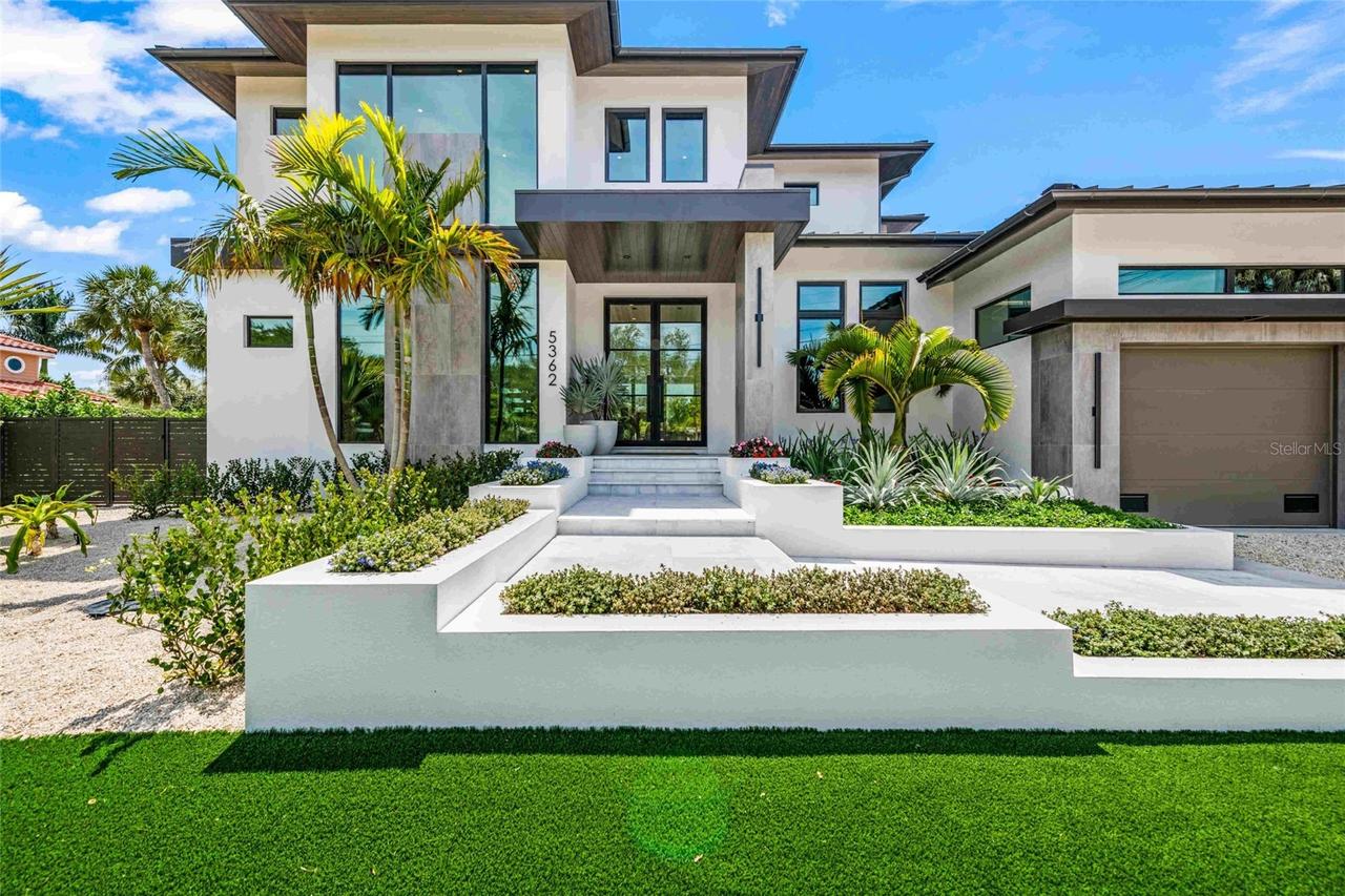 7233 Pine Needle Rd., Sarasota, FL 34242