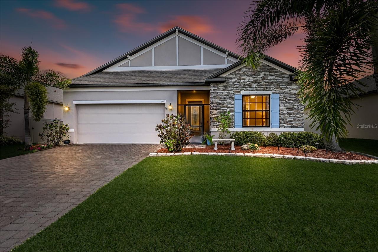 7516 38th Dr E, Palmetto, FL 34221