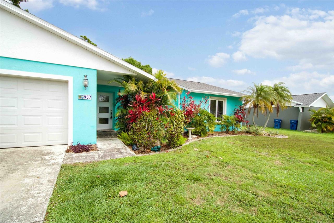 907 69th St., Bradenton, FL 34209