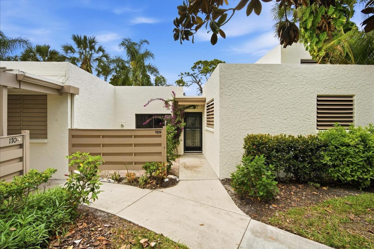 169 Pinehurst Dr., Bradenton, FL 34210